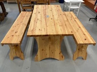 Tisch + 2 Holzbänke – eigene Herstellung